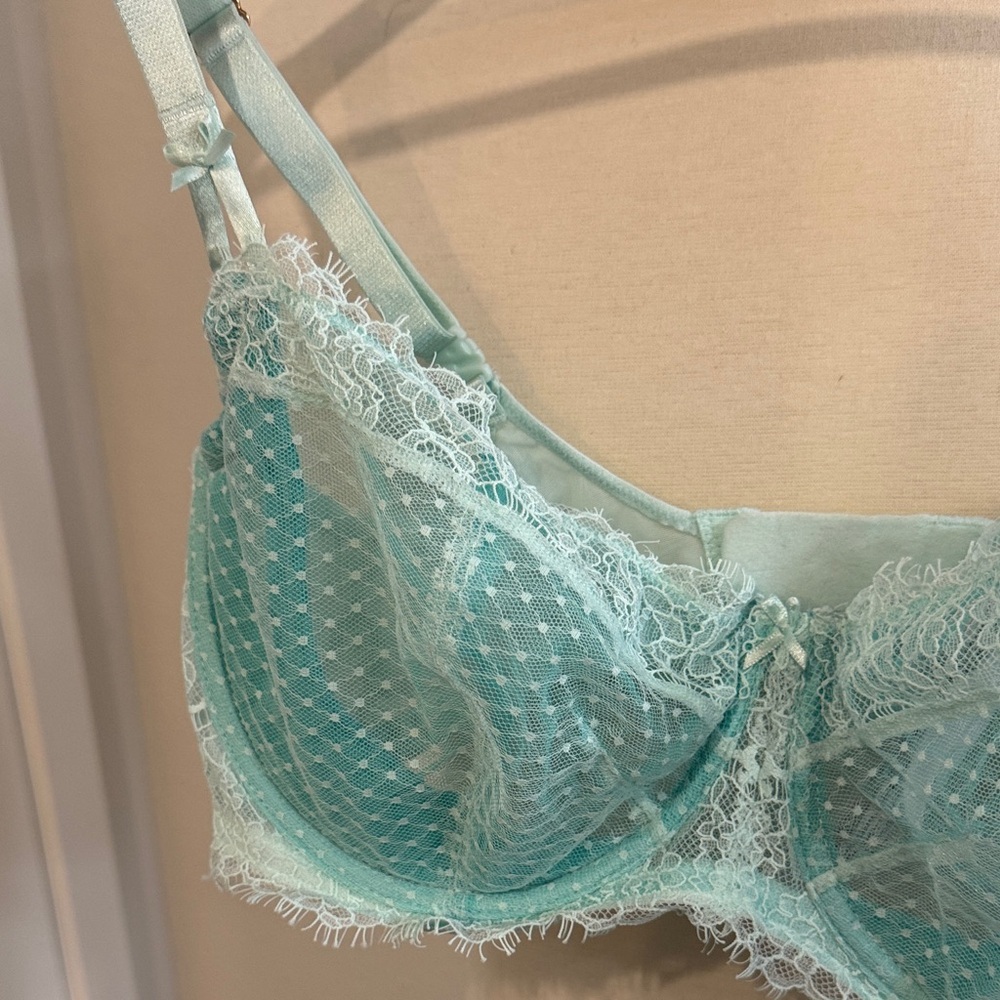 Victoria's Secret Light Blue Lace Bra - Picture 3 of 6